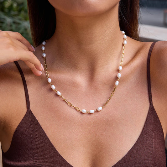 Tres Pearl Necklace