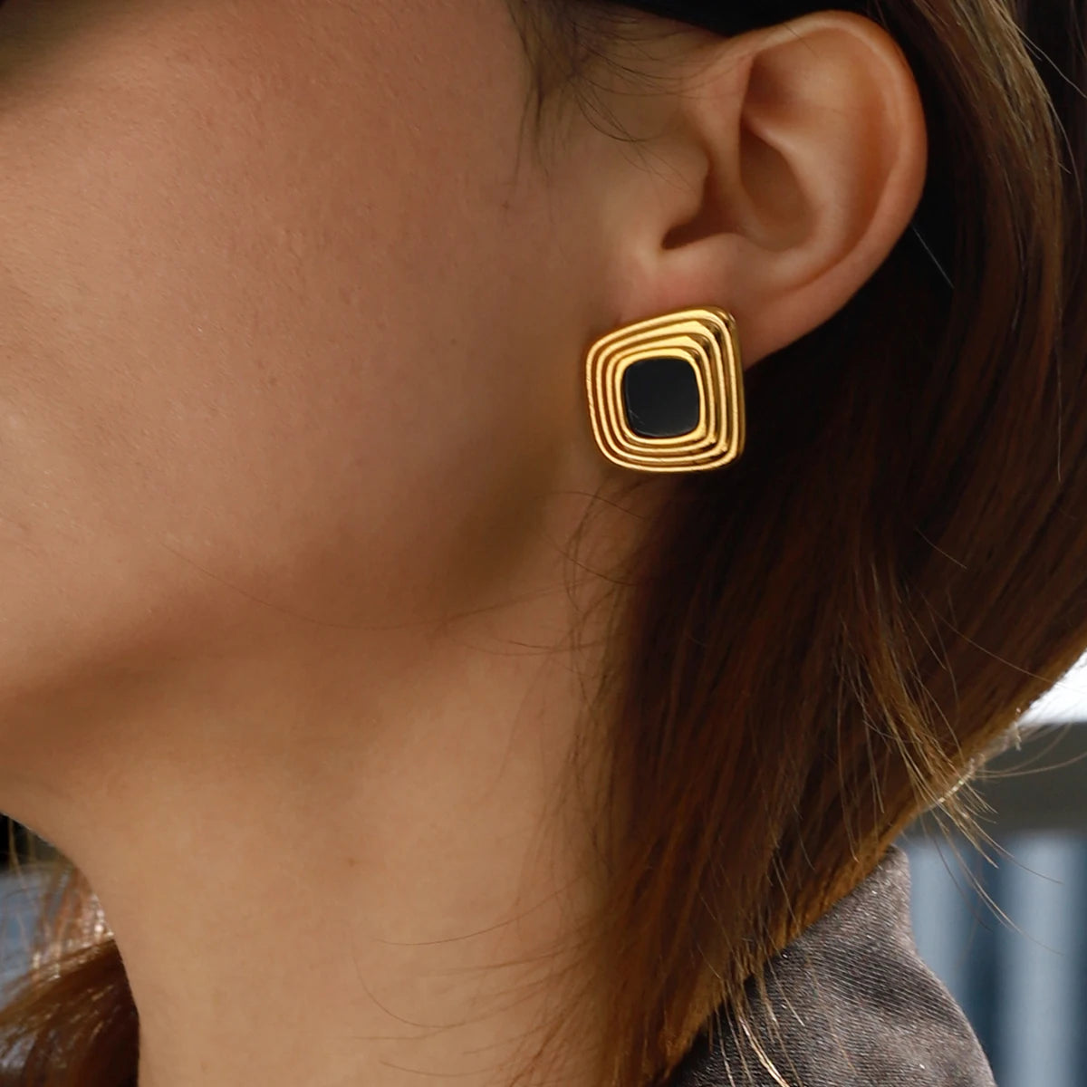 Retro Black Earrings